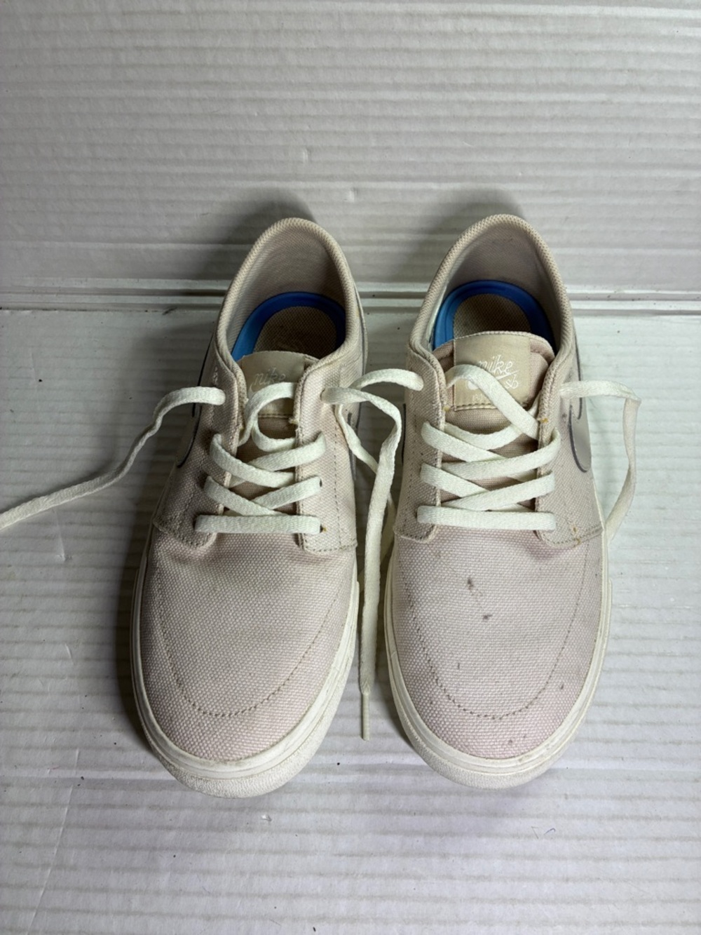 Nike Casual Canvas Sneakers in Light Beige USED SKU AH4616-001